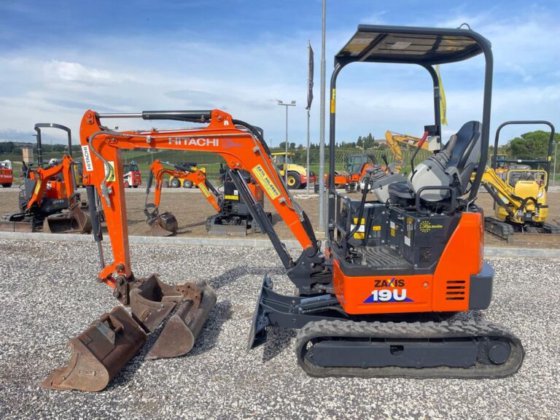 Escavatore Hitachi 19q